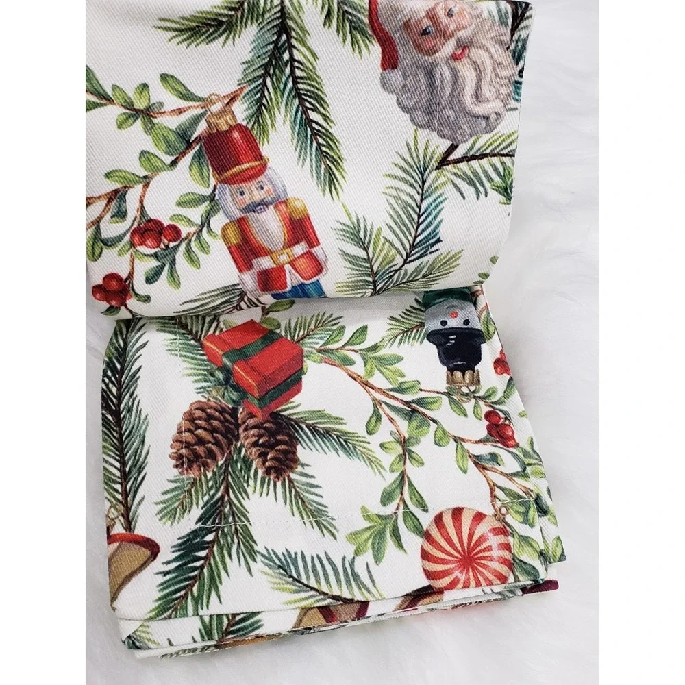 NEW Set Of 4 POTTERY BARN NOSTALGIC CHRISTMAS ICONS COTTON TWILL NAPKINS #1